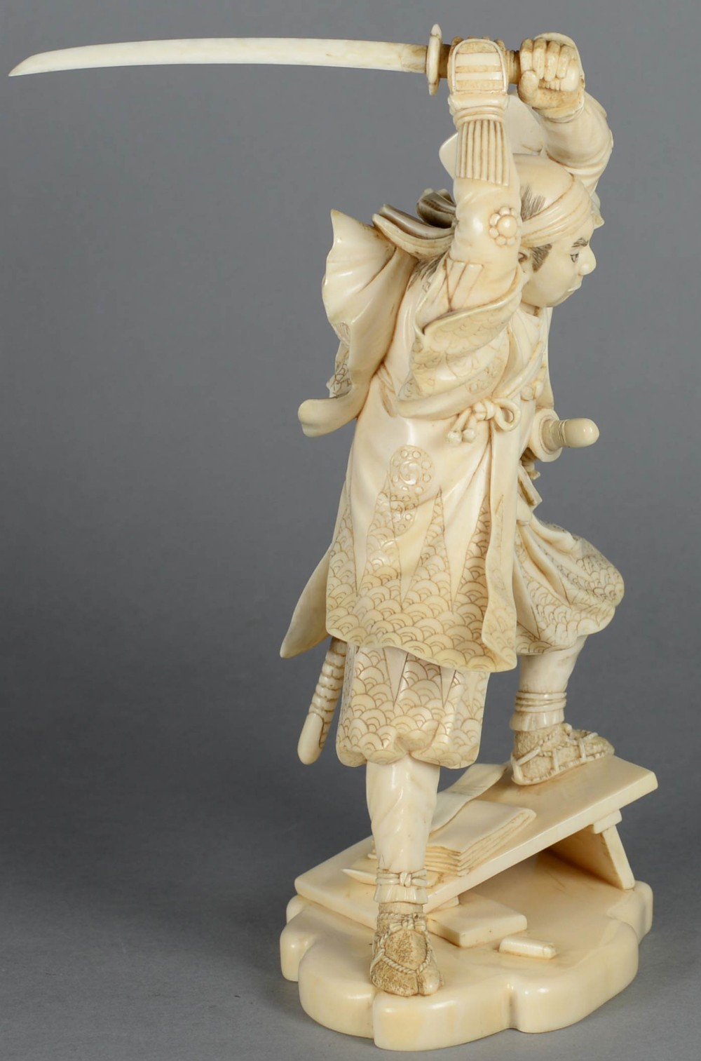 LOVELY QUALITY JAPANESE MEIJI PERIOD IVORY OKIMONO DEPICTING  A SAMURAI WARRIOR - SIGNED  View II