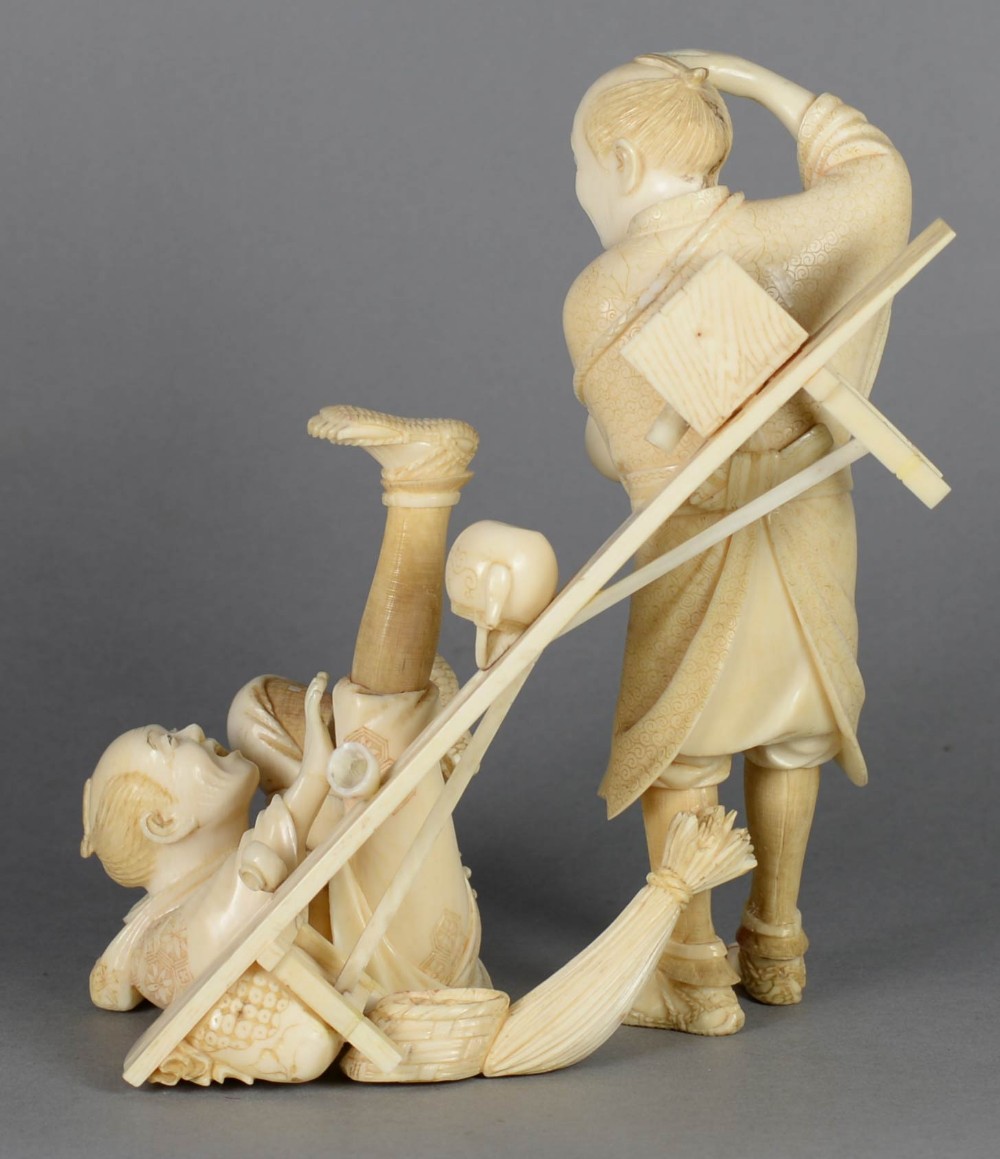 FINE JAPANESE IVORY OKIMONO GROUP - TWO DRUNKEN MEN - BY MUNEKAZU View V