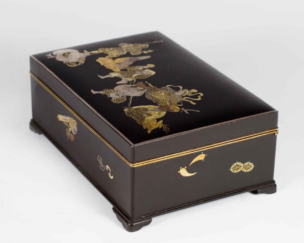 FINE QUALITY JAPANESE MEIJI PERIOD KOMAI STYLE IRON BOX - SEVEN LUCKY GODS OF JAPAN View IV