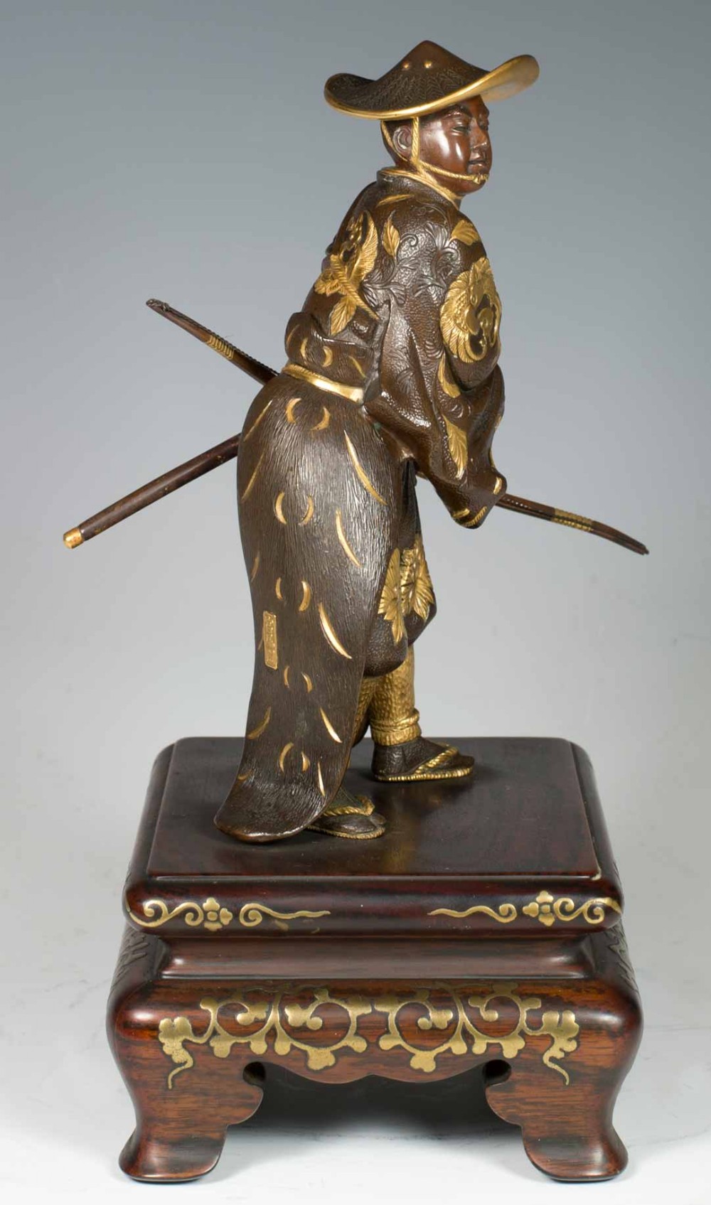 A HIGH QUALITY JAPANESE GILT BRONZE SAMURAI ARCHER SIGNED- MIYAO EISUKE View IV