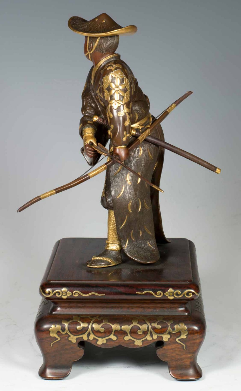 A HIGH QUALITY JAPANESE GILT BRONZE SAMURAI ARCHER SIGNED- MIYAO EISUKE View VII