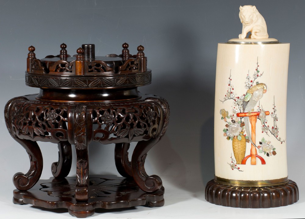 LARGE JAPANESE IVORY & SHIBAYAMA LIDDED TUSK VASE ON STAND - PARROT View V