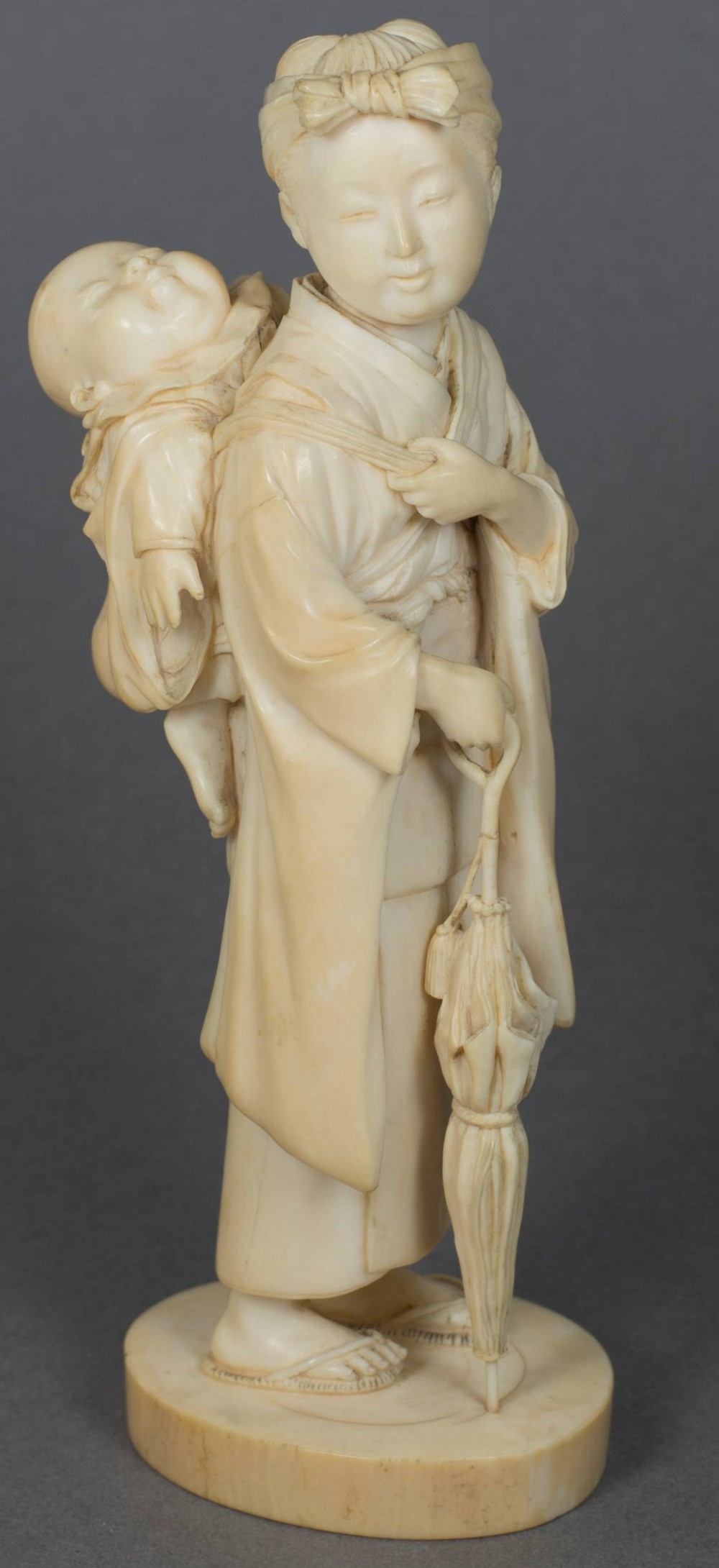 DELIGHTFUL JAPANESE IVORY OKIMONO BIJIN AND CHILD BY RAKUMIN View VIII