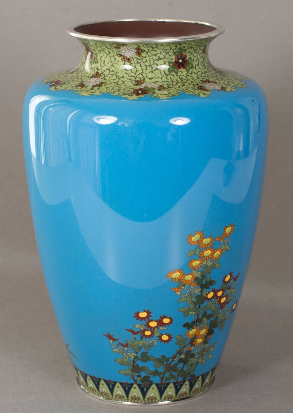 FINE QUALITY PAIR OF JAPANESE GOLD WIRE SILVER MOUNTED CLOISONNE ENAMEL VASES View XVI