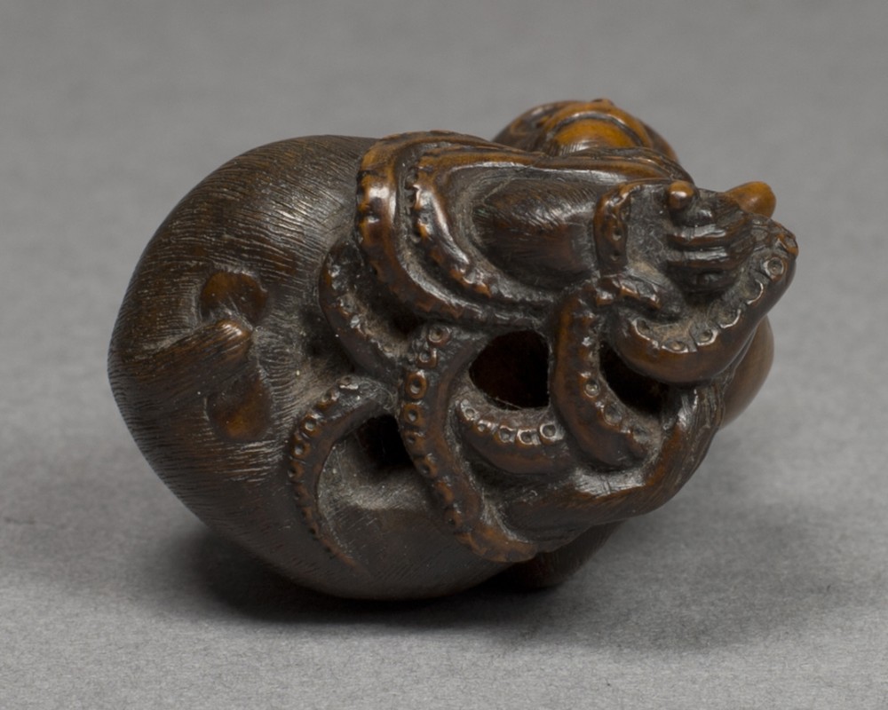 FINELY CARVED JAPANESE MEIJI PERIOD WOODEN NETSUKE - MONKEY & OCTOPUS View VIII