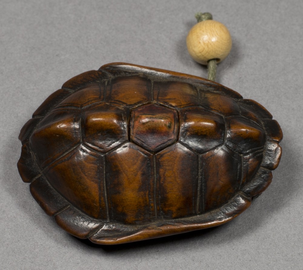 DELIGHTFUL JAPANESE EDO PERIOD WOOD NETSUKE TURTLE SHELL BY MASATOMO View II