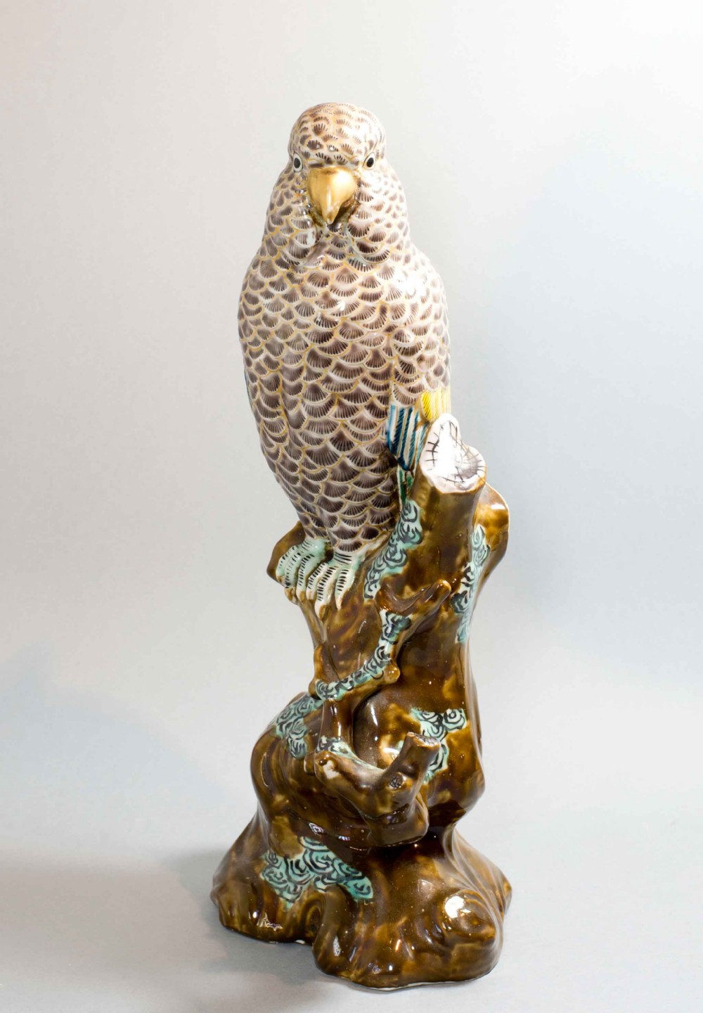 JAPANESE MEIJI PERIOD KUTANI MODEL OF A COCKATIEL ON A TREE STUMP View II