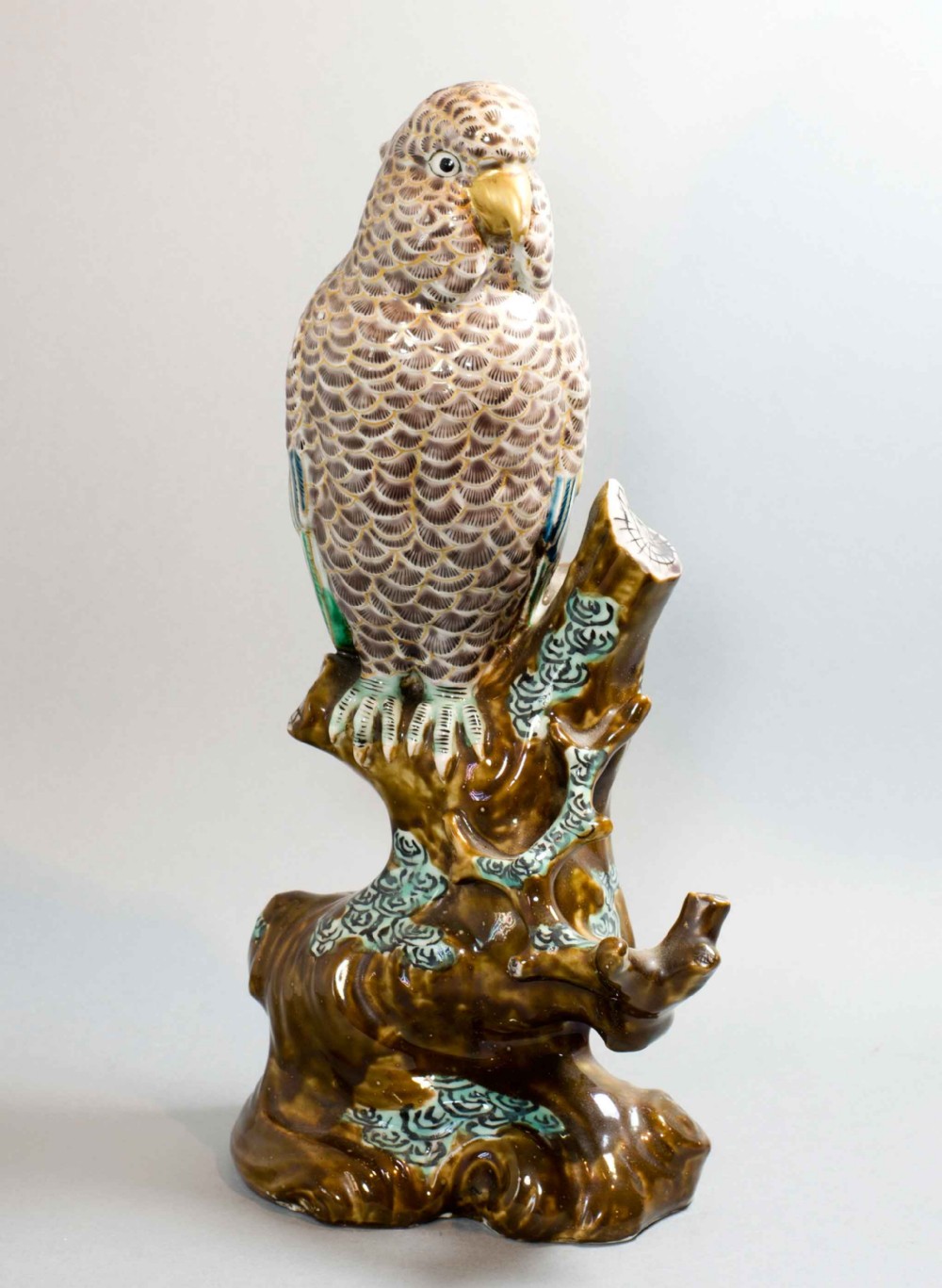 JAPANESE MEIJI PERIOD KUTANI MODEL OF A COCKATIEL ON A TREE STUMP View V