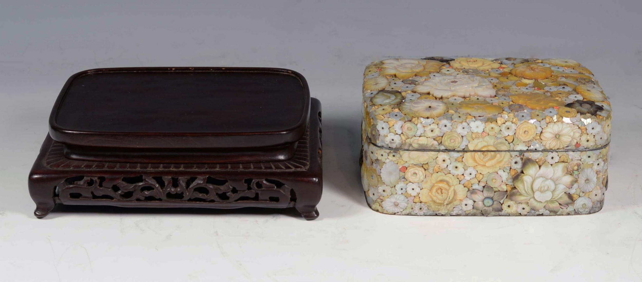 HIGH QUALITY DECORATIVE JAPANESE SHIBAYAMA BOX ON STAND - MASAMITSU View VI