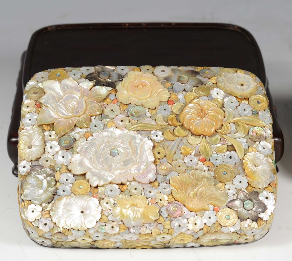 HIGH QUALITY DECORATIVE JAPANESE SHIBAYAMA BOX ON STAND - MASAMITSU View VIII