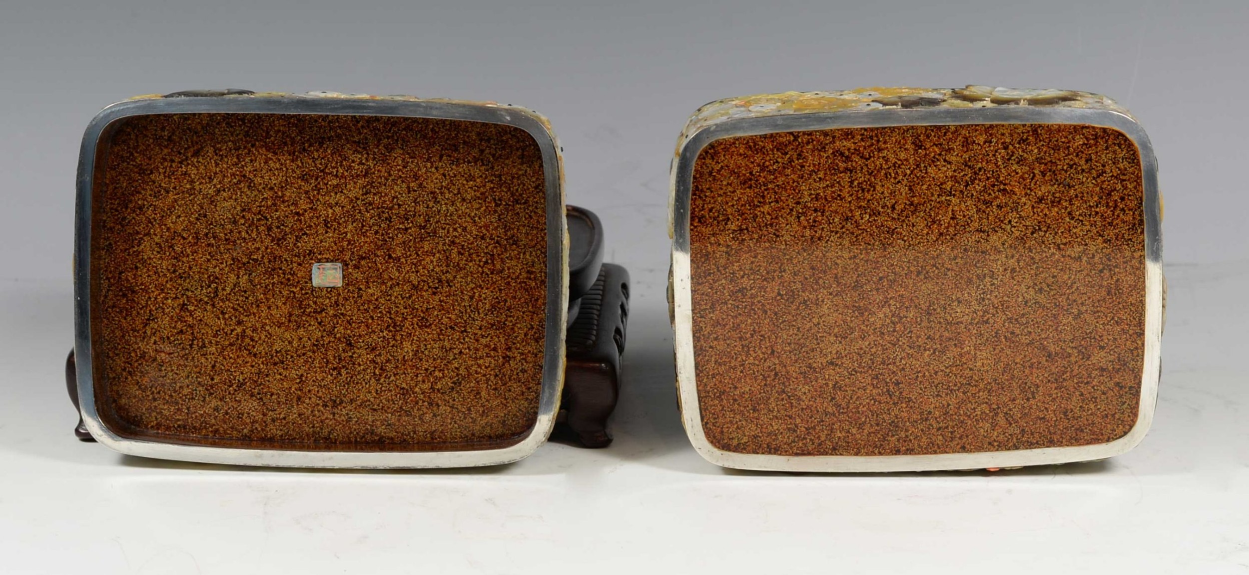 HIGH QUALITY DECORATIVE JAPANESE SHIBAYAMA BOX ON STAND - MASAMITSU View IX