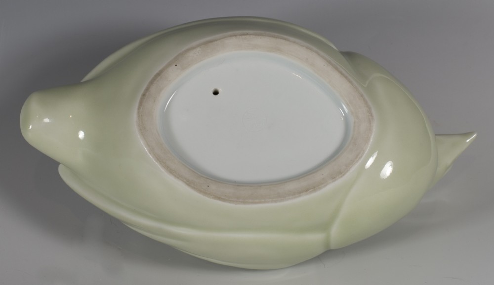 A CHARMING JAPANESE CELADON STUDIO POTTERY OKIMONO - DOVE - TERAIKE TOSHU View V
