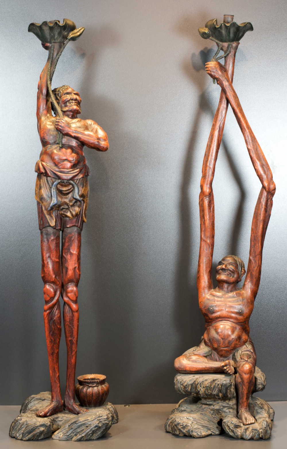 A FASCINATING LARGE PAIR OF JAPANESE LACQUER CANDLESTICKS - ASHINAGA & TENAGA