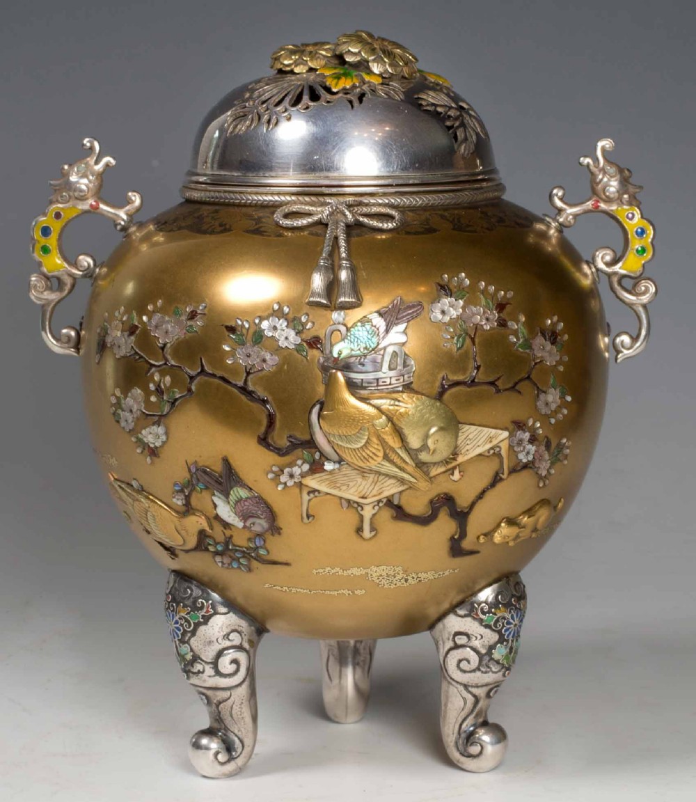 OUTSTANDING JAPANESE GOLD LACQUER & SHIBAYAMA KORO View IV