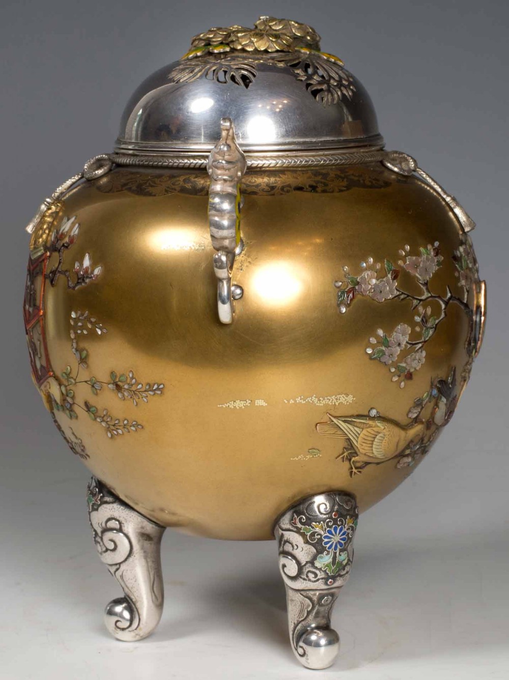OUTSTANDING JAPANESE GOLD LACQUER & SHIBAYAMA KORO View VI