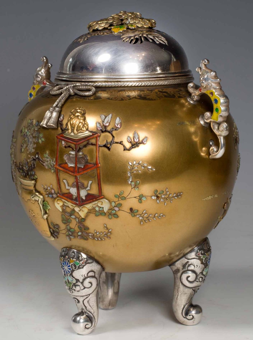 OUTSTANDING JAPANESE GOLD LACQUER & SHIBAYAMA KORO View VII