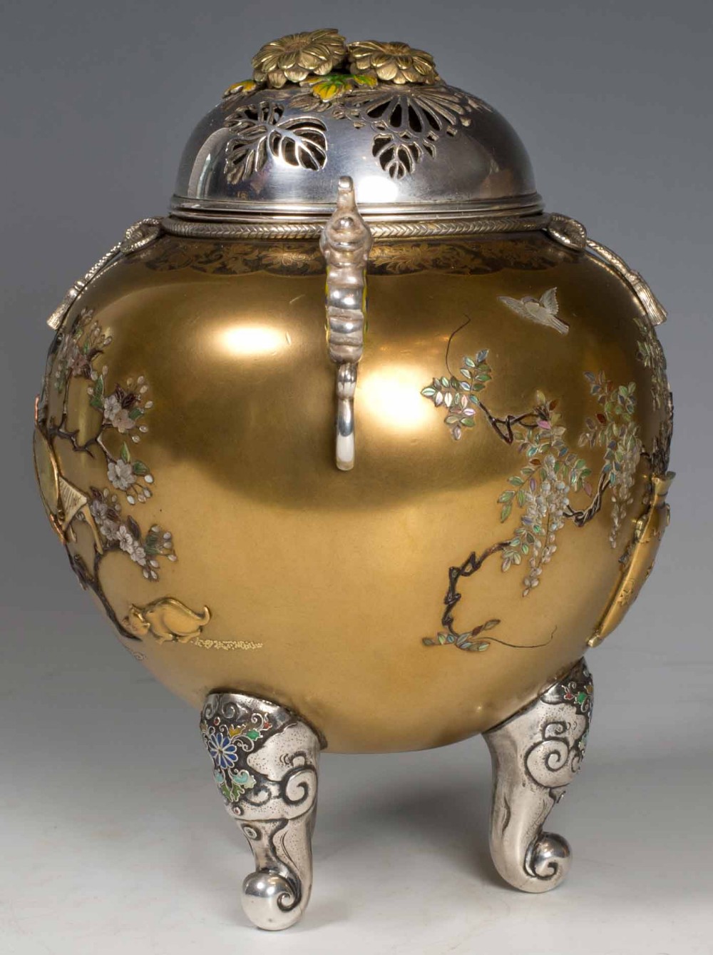 OUTSTANDING JAPANESE GOLD LACQUER & SHIBAYAMA KORO View XI