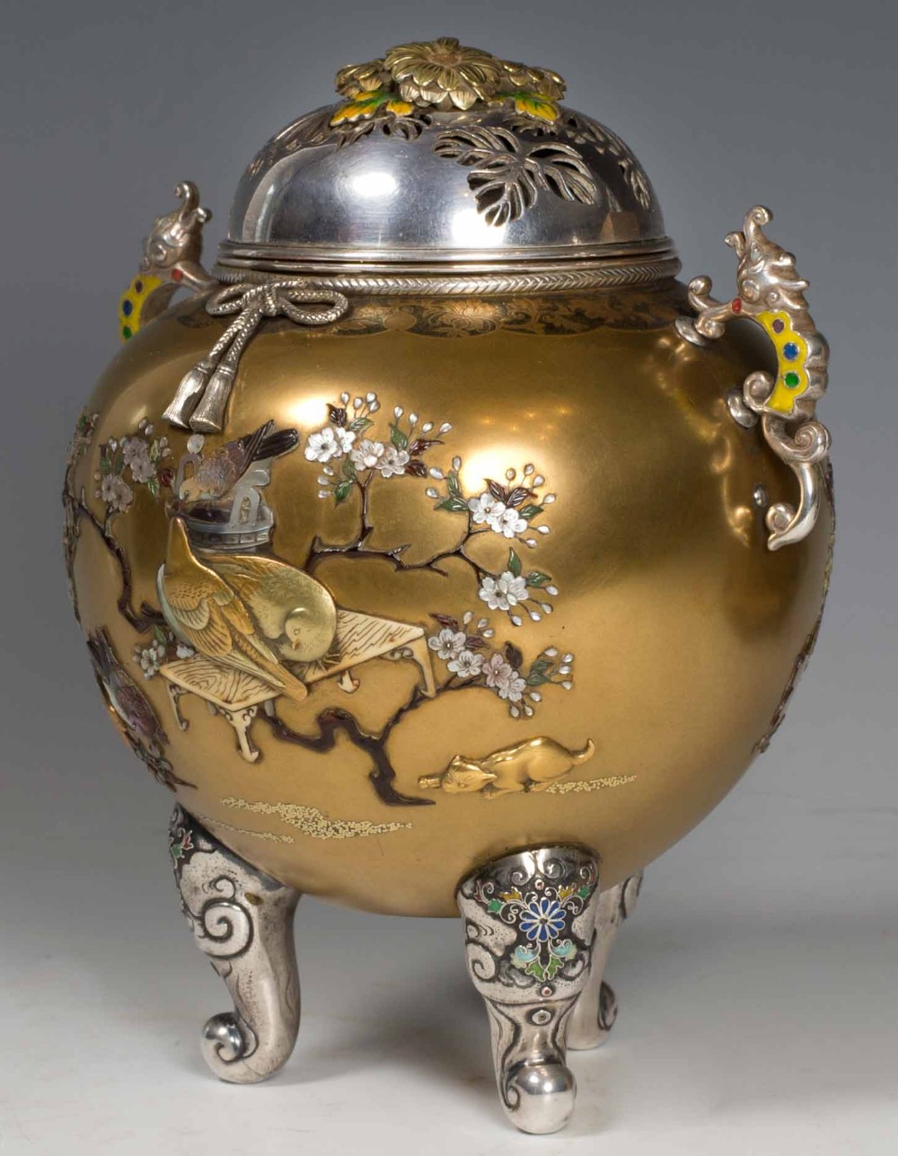 OUTSTANDING JAPANESE GOLD LACQUER & SHIBAYAMA KORO View XII