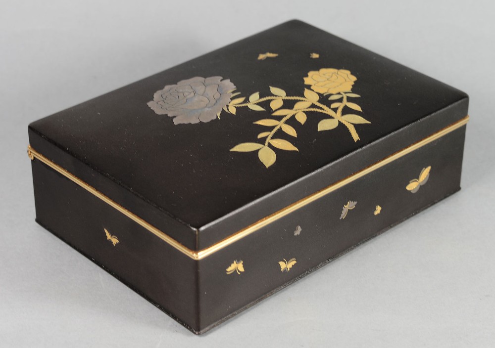 LARGE JAPANESE KOMAI STYLE DAMASCENED IRON TRINKET BOX  View III