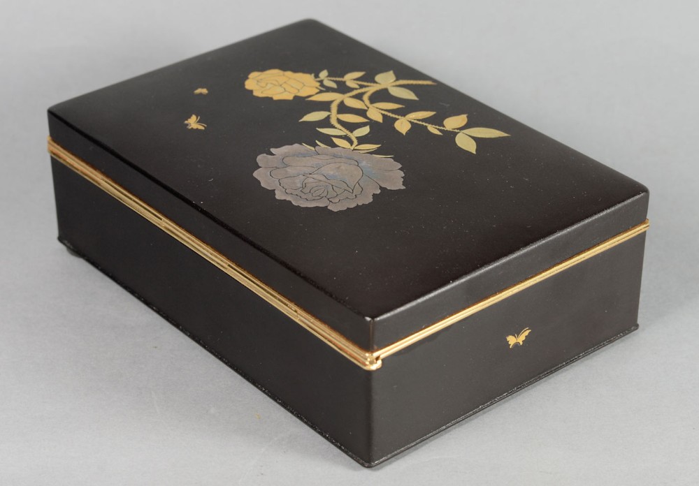 LARGE JAPANESE KOMAI STYLE DAMASCENED IRON TRINKET BOX  View IV