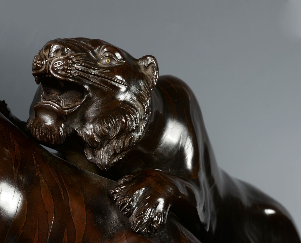 EXCEPTIONAL QUALITY JAPANESE BRONZE TIGER OKIMONO BY AKASOFU GYOKO View VI