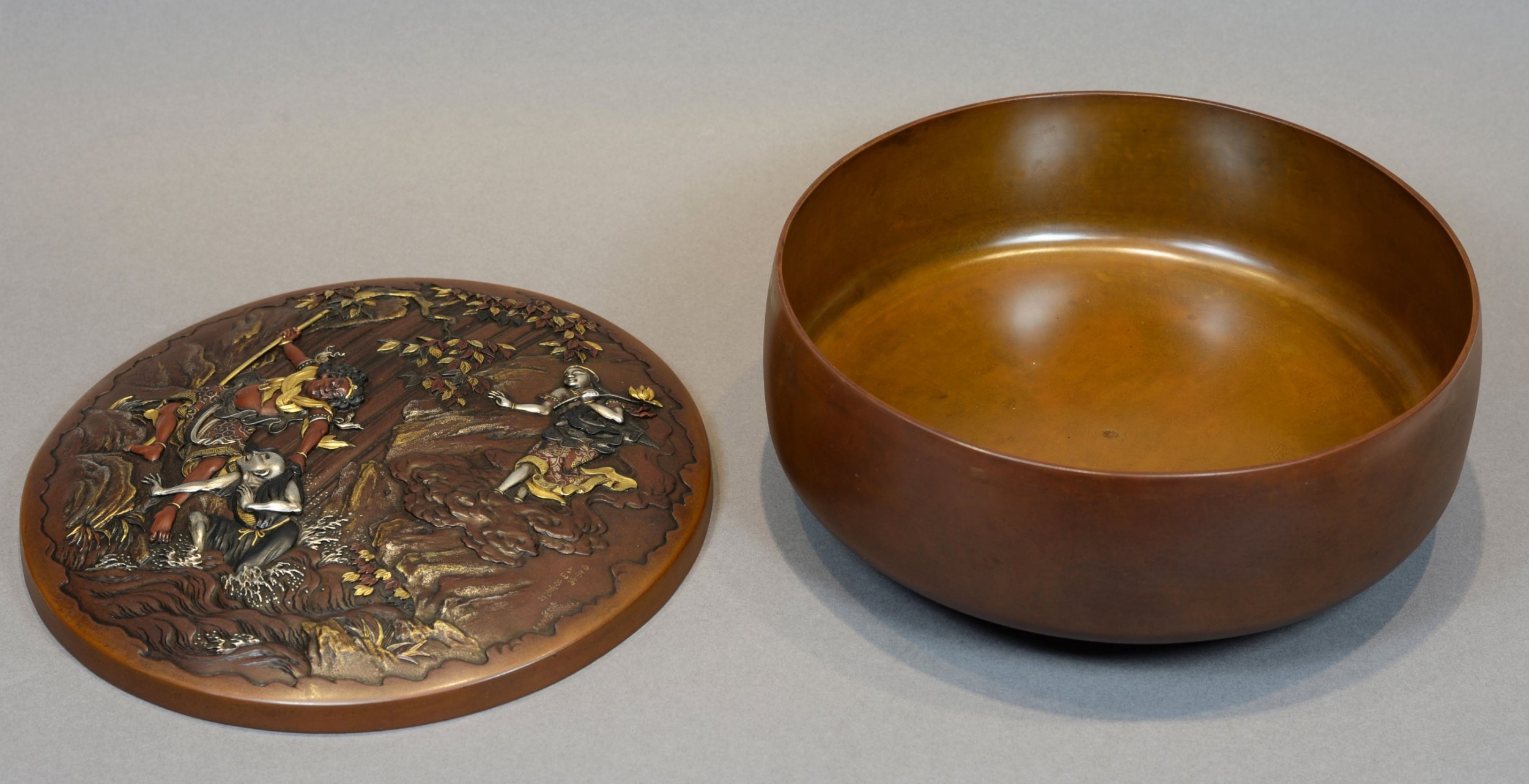LARGE JAPANESE CIRCULAR BOX AND COVER ( KOGO) BY INOUE OF KYOTO View VI