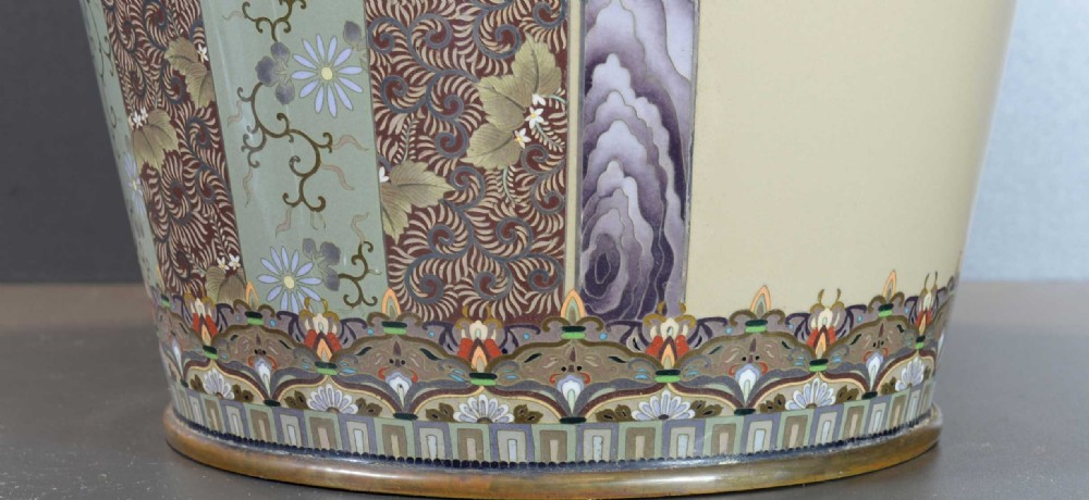 Large  Japanese Cloisionne Enamel Vase - Kumeno Teitaro View VI