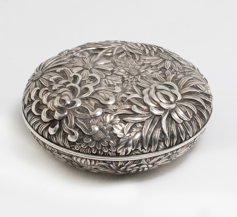 japanese silver chrysanthemum kogo by toshiyuki - CATEGORY: ANTIQUE SILVER - DATED 1900