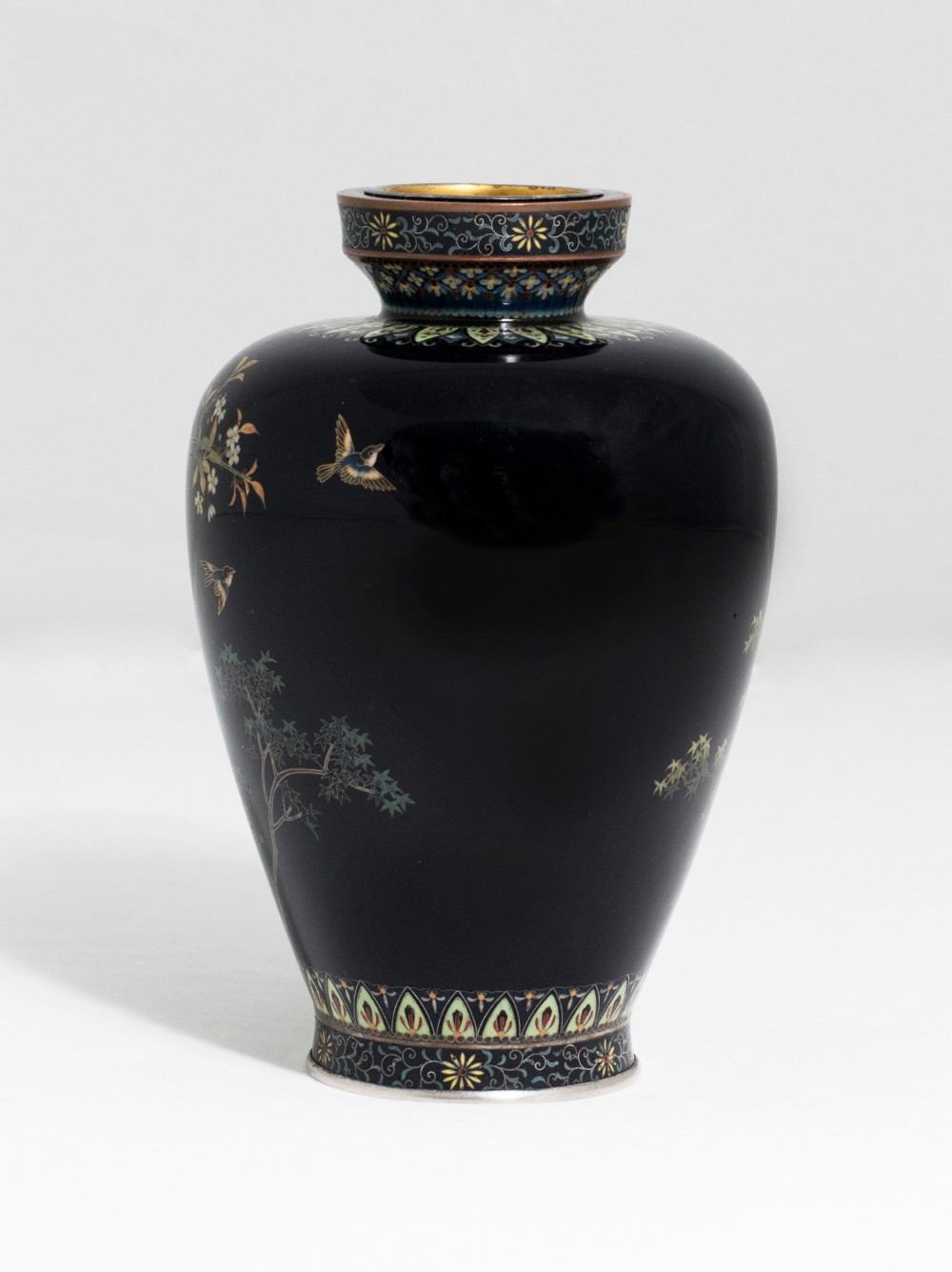 Japanese Gold Wired Cloisonne Vase - Hayashi Kodenji View VI