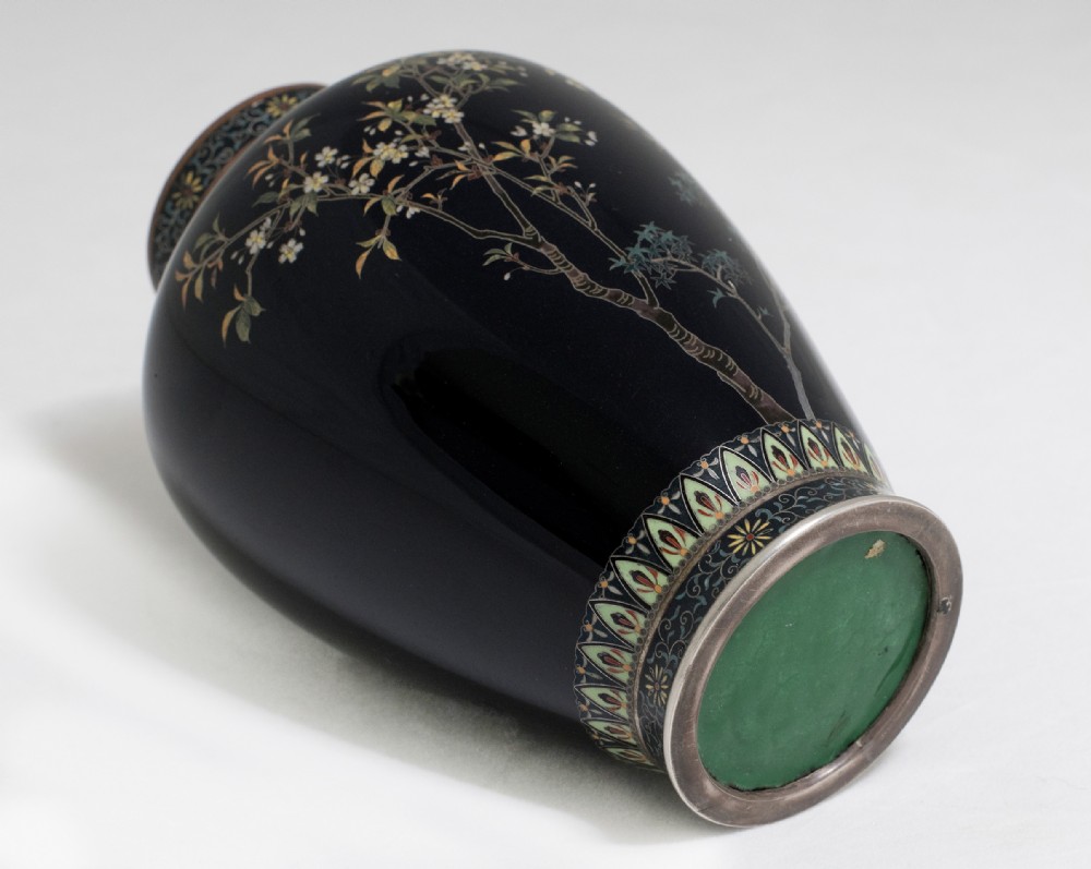 Japanese Gold Wired Cloisonne Vase - Hayashi Kodenji View IX