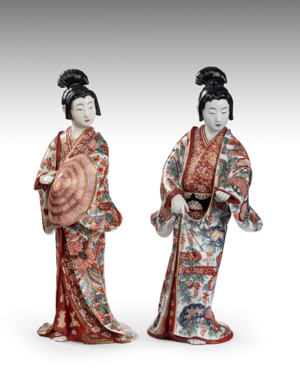 Large Pair of Exceptional Quality Japanese Imari Bijin View IX
