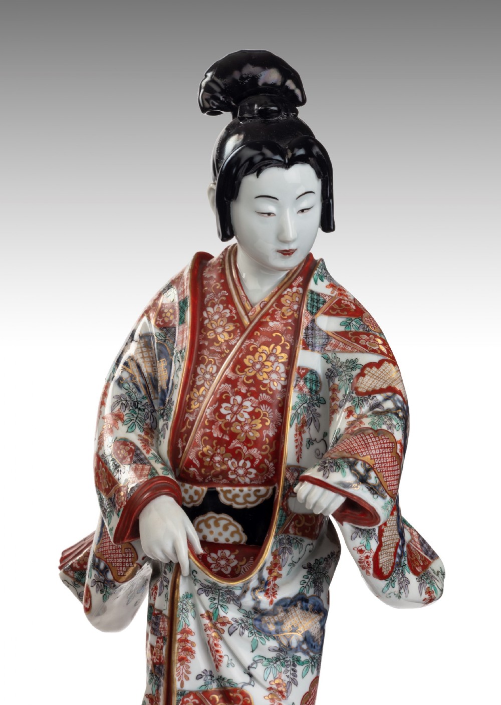 Large Pair of Exceptional Quality Japanese Imari Bijin View XI