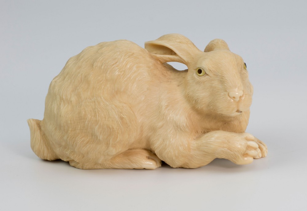 majestic japanese okimono hare with the amber eyes - CATEGORY: ANTIQUE SCULPTURES - DATED 1890