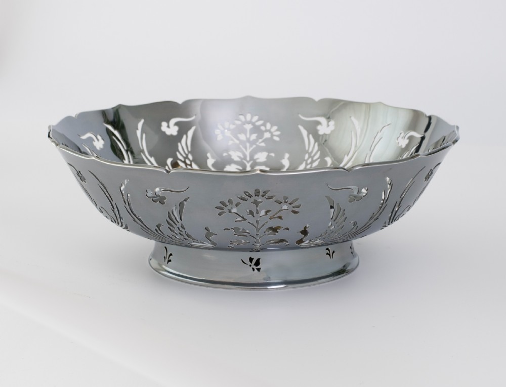 Large Japanese Silver Fruit Bowl. View VI