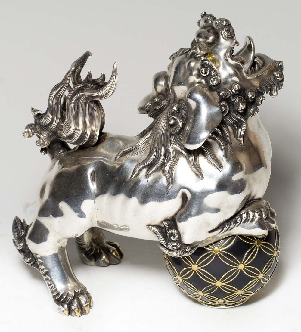 Japanese Cast Silver Shi Shi Incense burner (Koro) - Kazumi View V