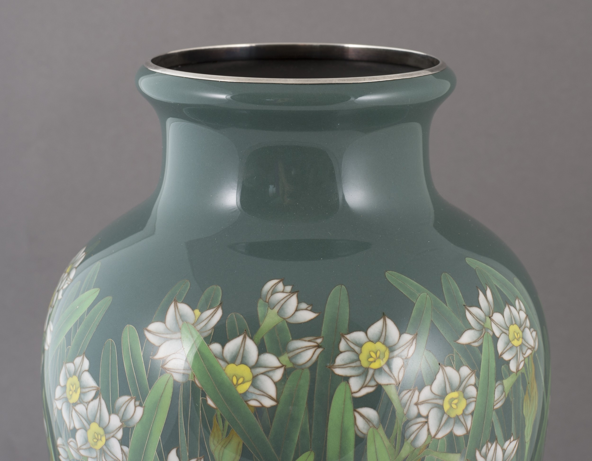 Japanese  Cloisonne Enamel Vase by Ando Jubei View IX