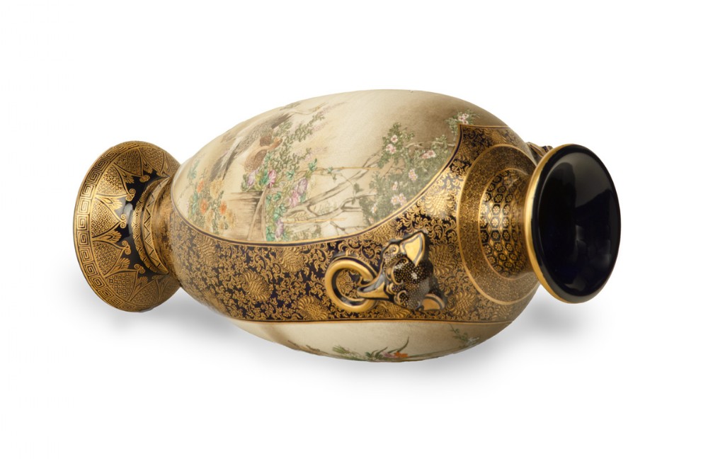 Fine Quality Japanese Satsuma Vase by Kinkozan View V