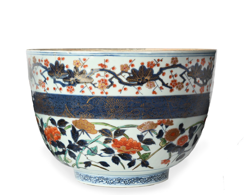 Large Scale 18th Century Japanese Arita Imari Potiche View II