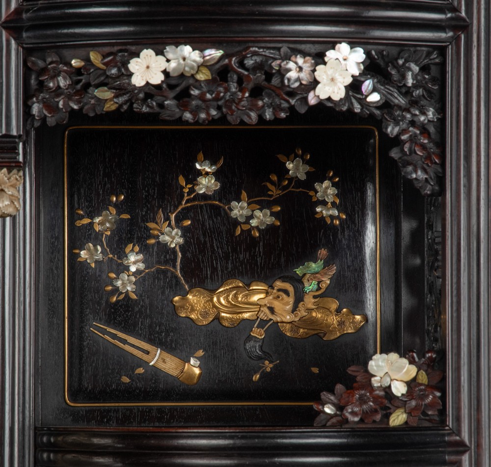 Outstanding Japanese Gold Lacquer and Shibayama Shodana Cabinet View IX