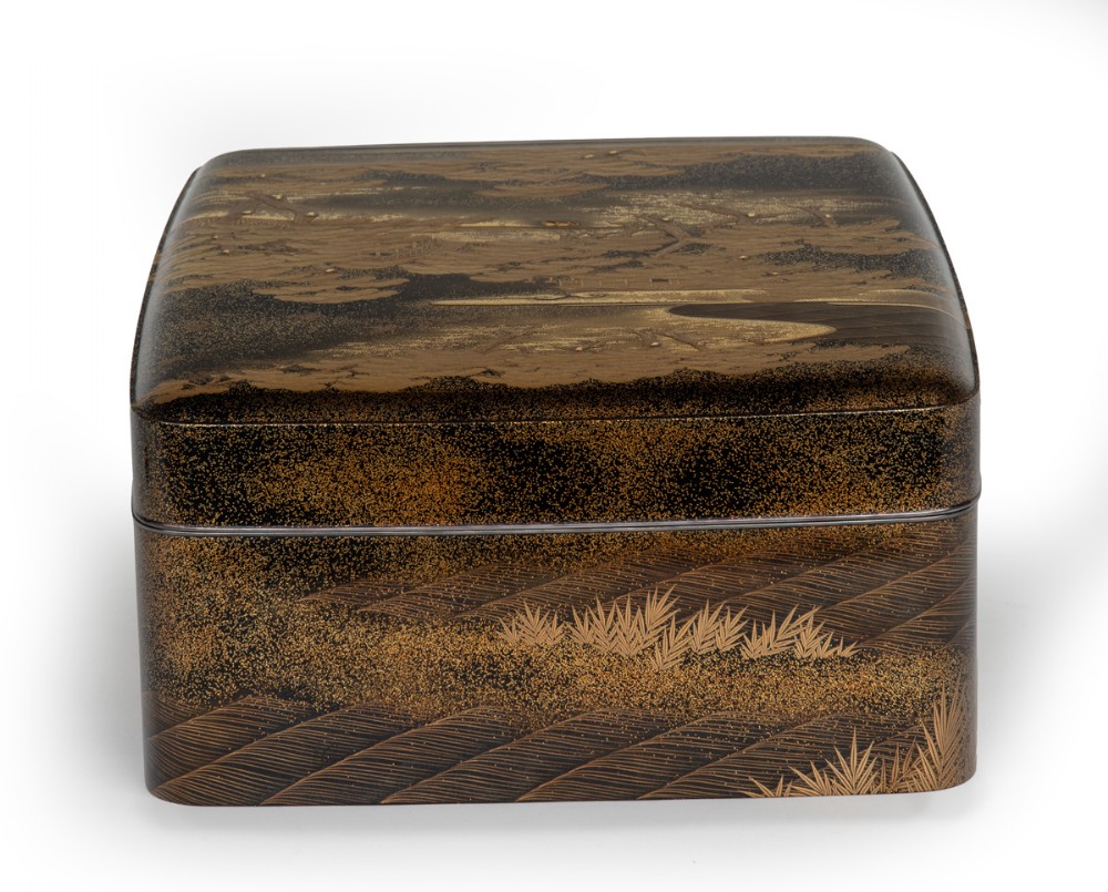 Exceptional Japanese Gold Lacquer Suzuribako and Bunko Set View V