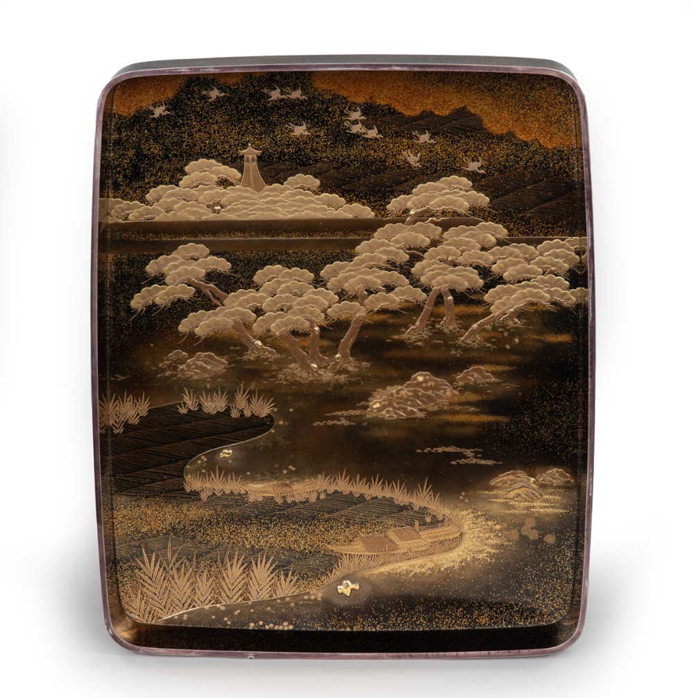 Exceptional Japanese Gold Lacquer Suzuribako and Bunko Set View VII