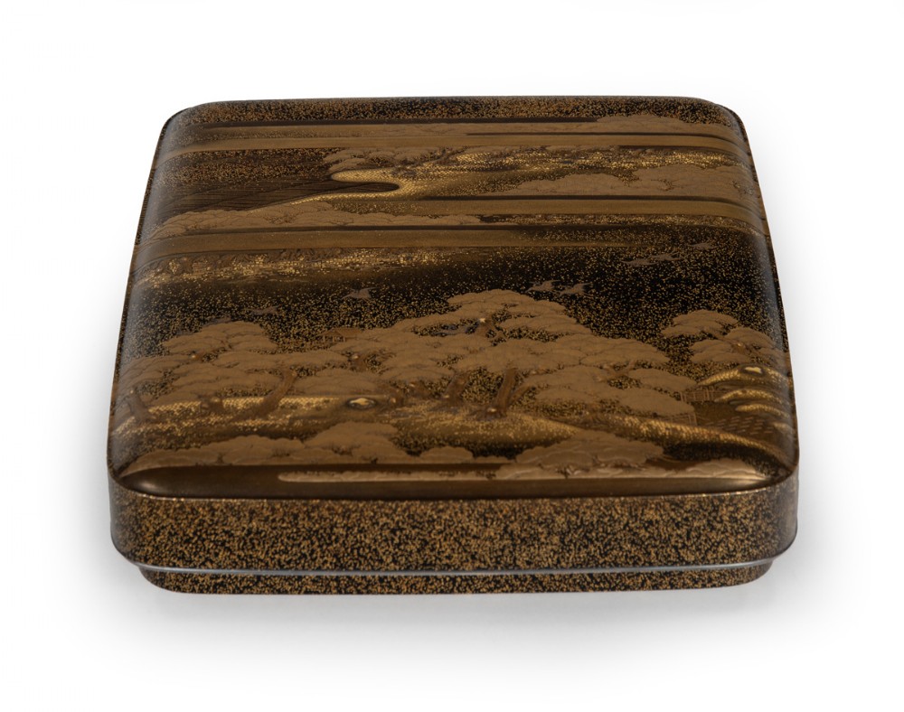 Exceptional Japanese Gold Lacquer Suzuribako and Bunko Set View XI