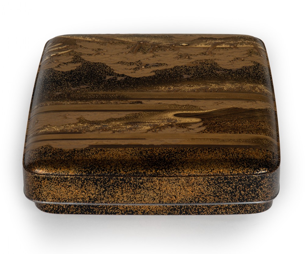 Exceptional Japanese Gold Lacquer Suzuribako and Bunko Set View XII