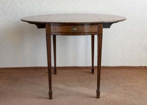 LATE 18TH CENTURY OVAL PEMBROKE TABLE - ADDITIONAL PHOTO 1