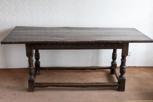 17th century oak refectory table - CATEGORY: ANTIQUE TABLES - DATED 17TH CENTURY