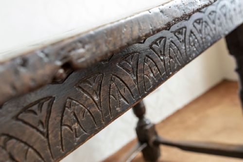 17TH CENTURY OAK REFECTORY TABLE - ADDITIONAL PHOTO 6
