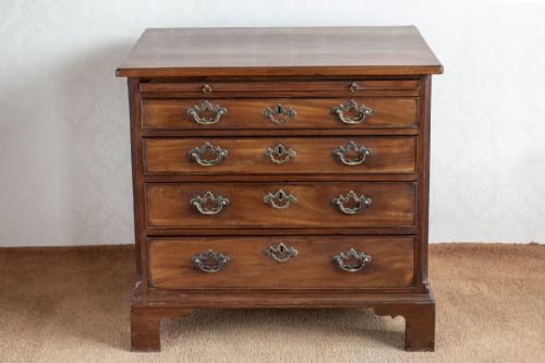 very small rare mahogany dressing chest with brushing slide - CATEGORY: ANTIQUE CHEST OF DRAWERS - DATED 18TH CENTURY