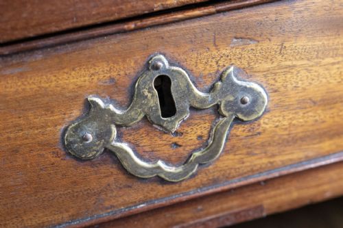 VERY SMALL RARE MAHOGANY DRESSING CHEST WITH BRUSHING SLIDE - ADDITIONAL PHOTO 6
