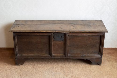 unusual oak panelled sword chest - CATEGORY: ANTIQUE CHESTS - DATED 18TH CENTURY