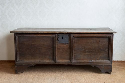 UNUSUAL OAK PANELLED SWORD CHEST - ADDITIONAL PHOTO 1